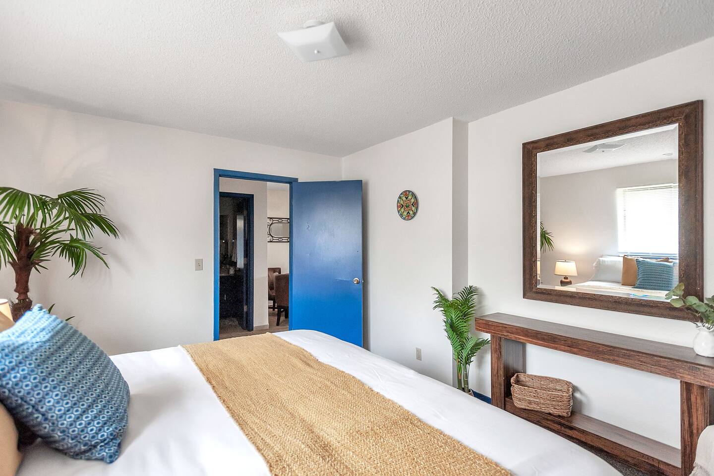 Wichita Roots | Midwestern Charm Good WiFi Parking