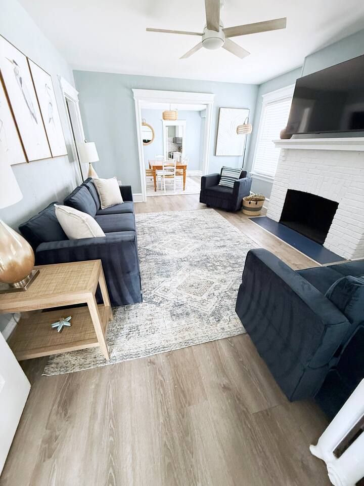 The Pearl | 4 bed/2bath | 6 min walk to Beach