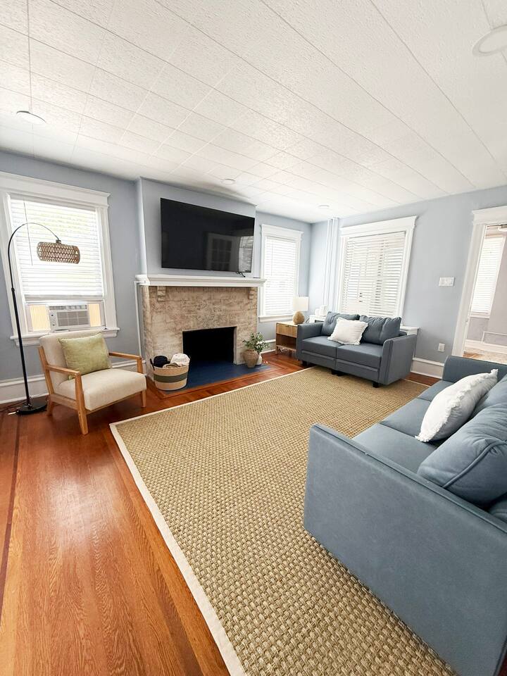 Beach Escape | 3bed/1bath | 6 min walk to Beach