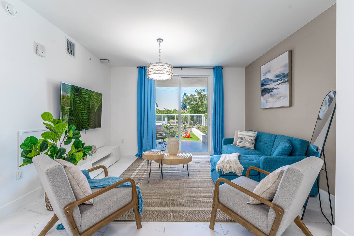 2BR in Hollywood|free parking|pool|balcony