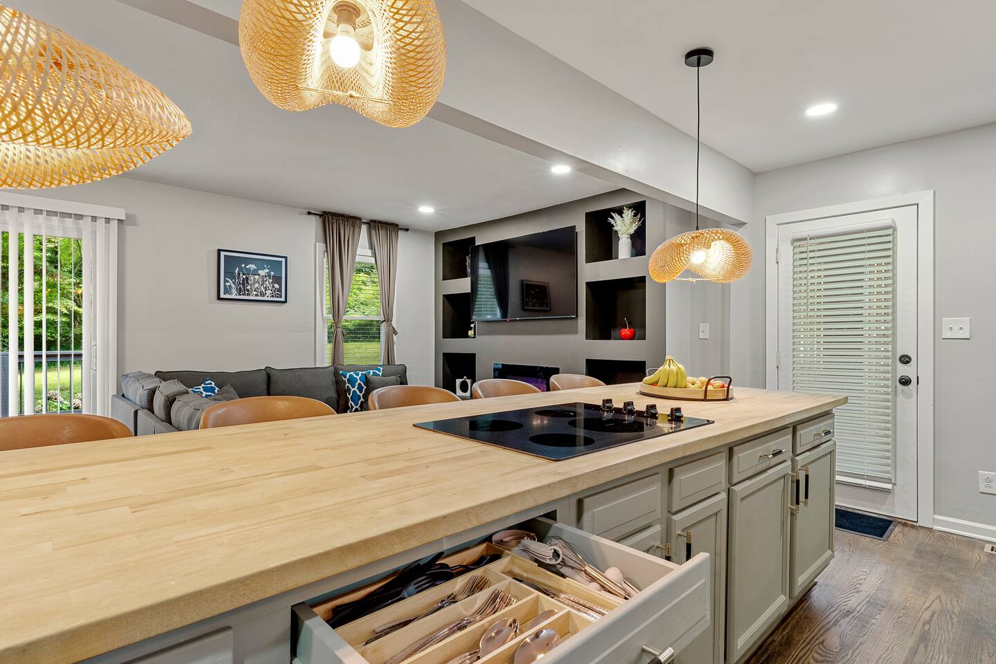 Atlanta Elegant 5-Bedroom Luxury Haven sleeps 16