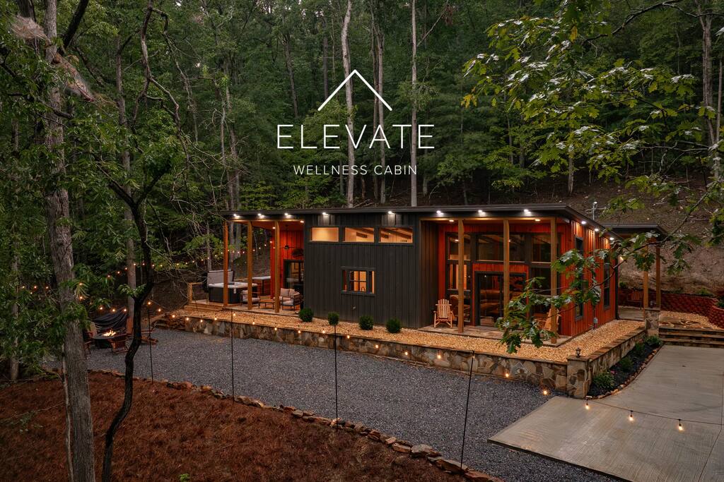 New Wellness Cabin-Sauna-Plunge-Hot Tub-Peloton