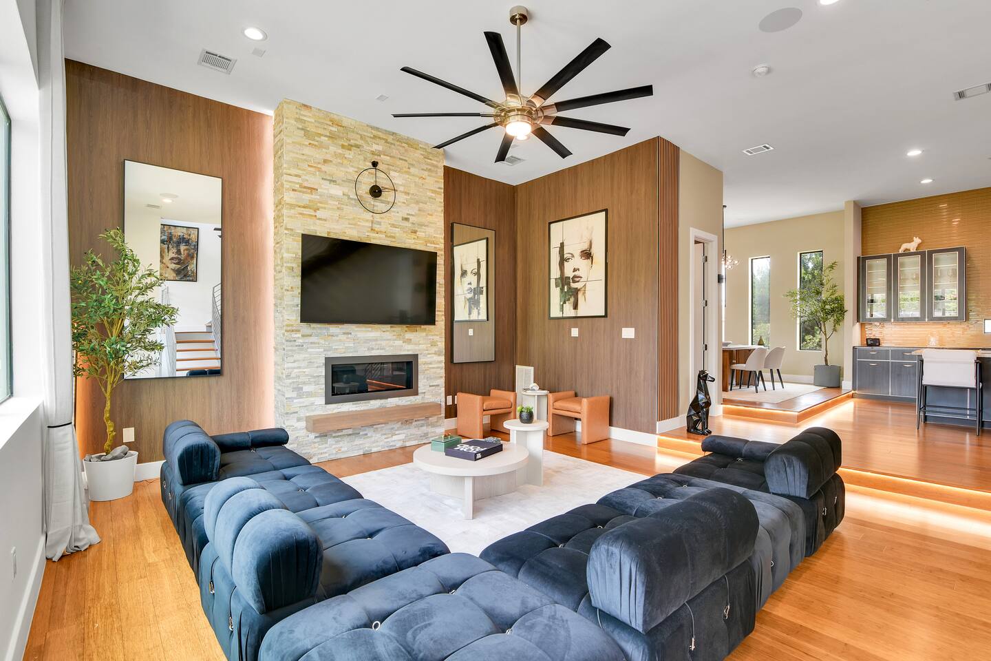 Luxury Oasis: Houston Rooftop Skyline - Holiday Home