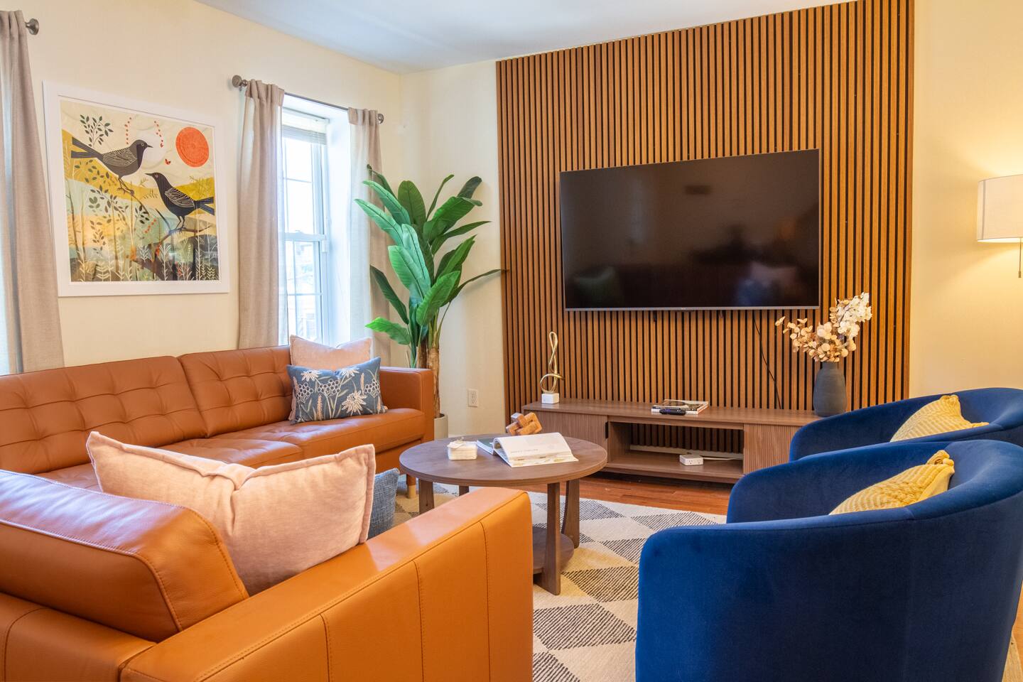 Downtown ALB • Hot Tub • Game Room • Free Parking