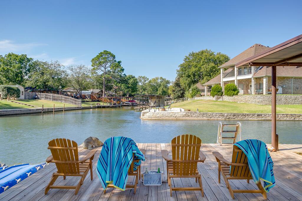 Granbury Lakehouse | Hot Tub, Fire Pit, Dock