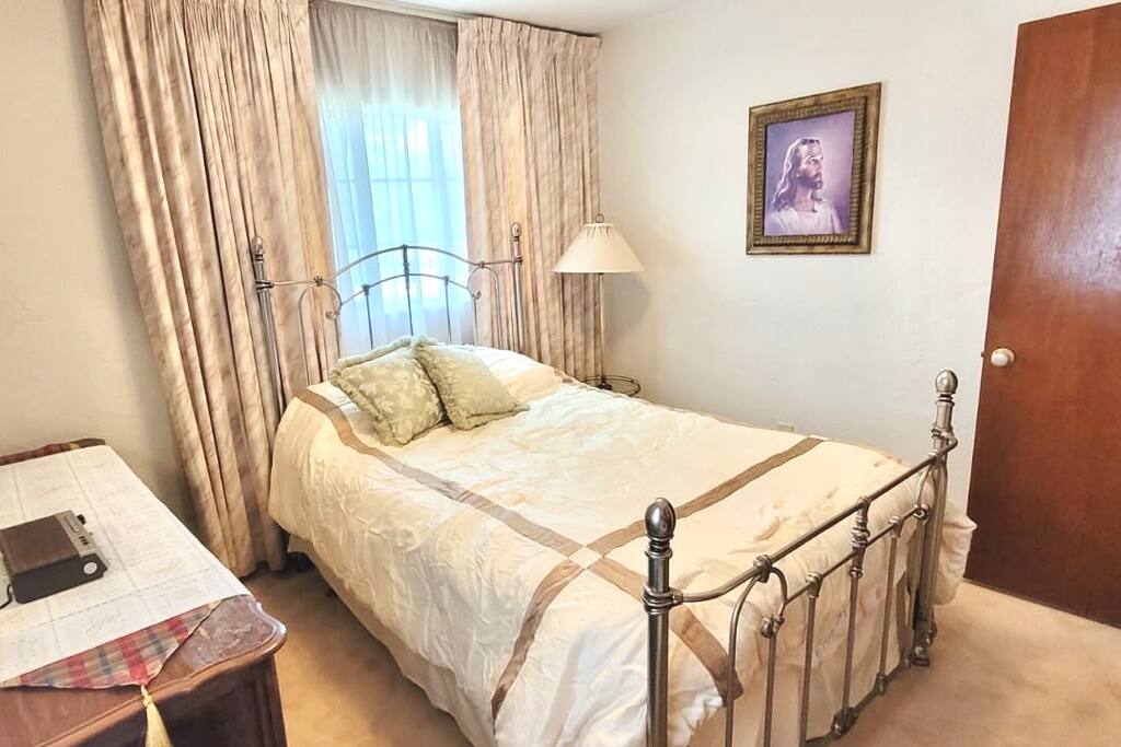 Peaceful Room in a 3BR House