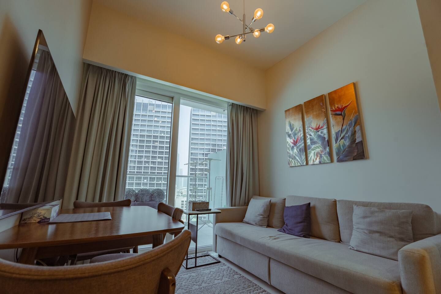 Modern 1BR in Business Bay | Balcony | Pool Access