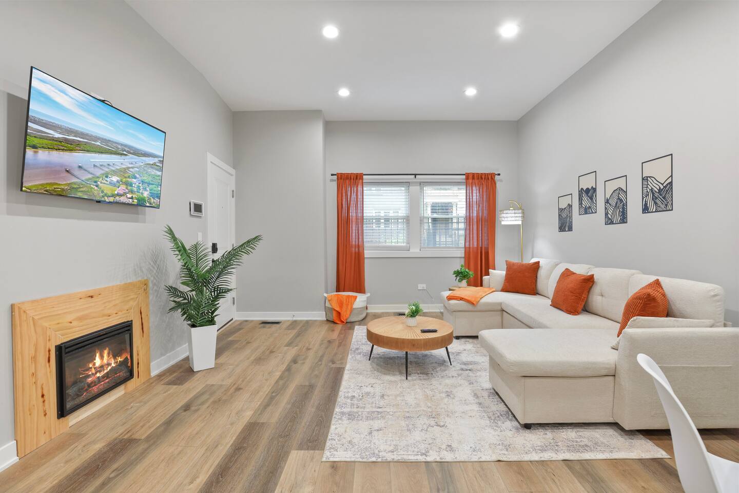 Artsy Chicago: 1 bd/1 bth - Fun Modern Space