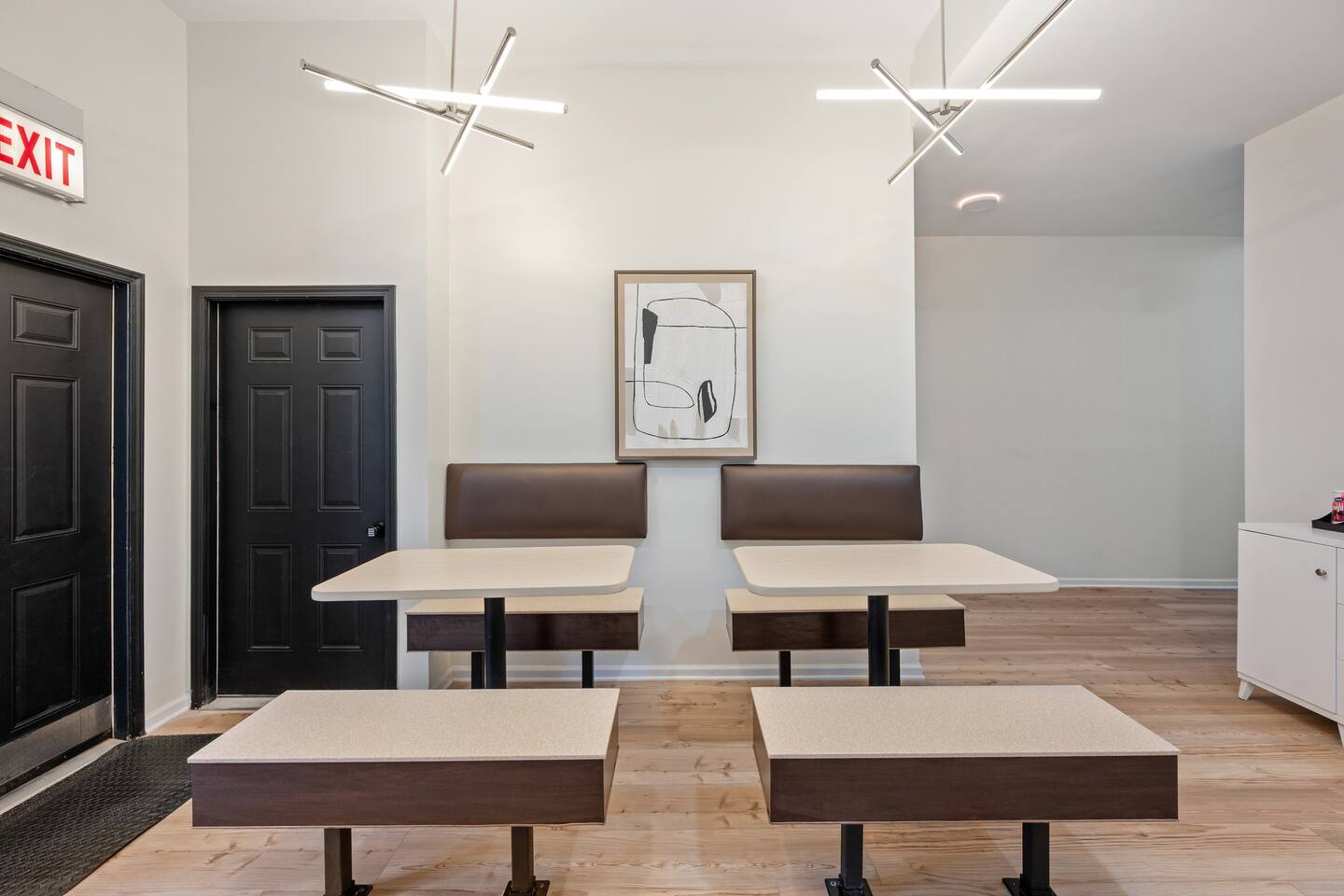 2 Miles to Wrigley | King & Queen Bed | Adult Only