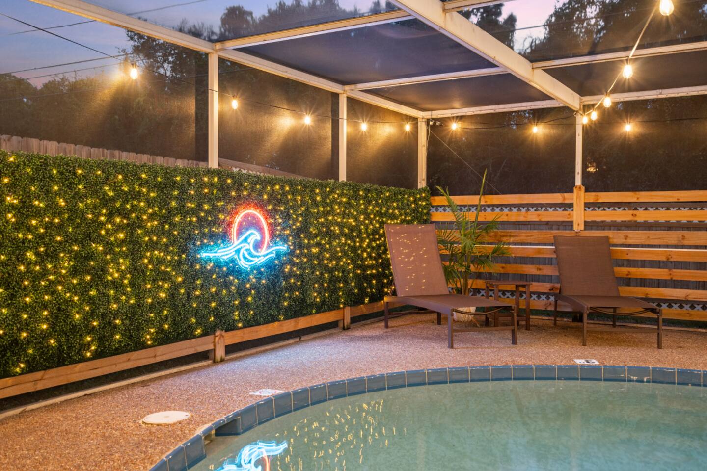 Boho Heated Pool House w/Gym <20min to Beaches!