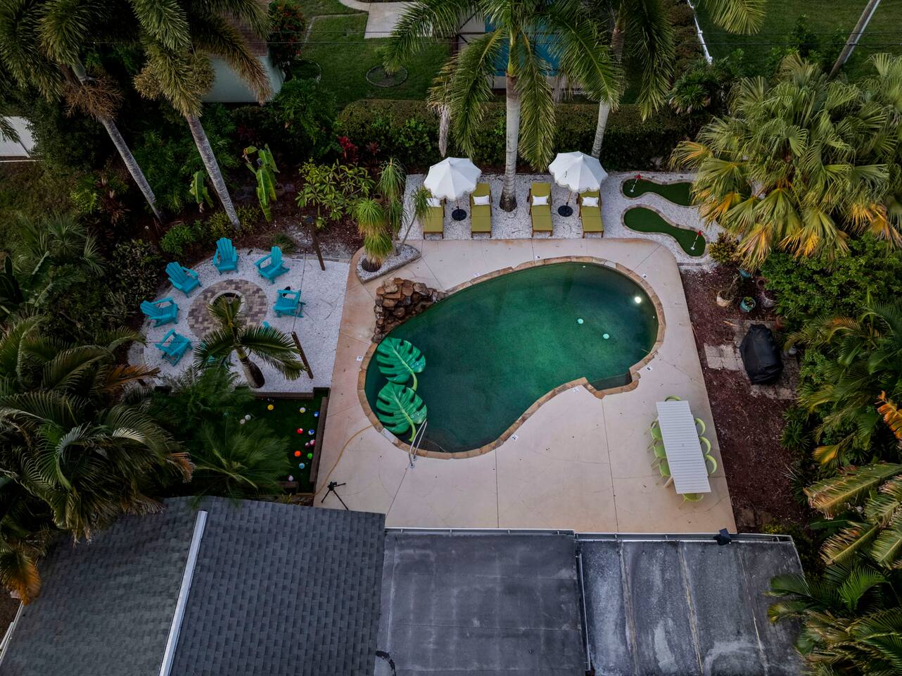 Clearwater Oasis! Heated Pool, Mini Golf and Games