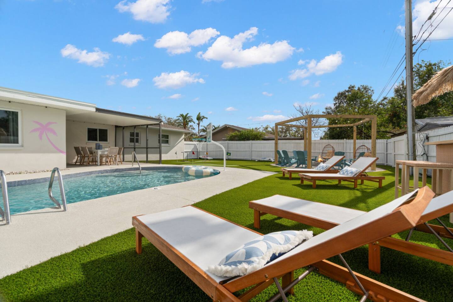 Clearwater Iconic Heated Pool Home+Games Sleeps 11