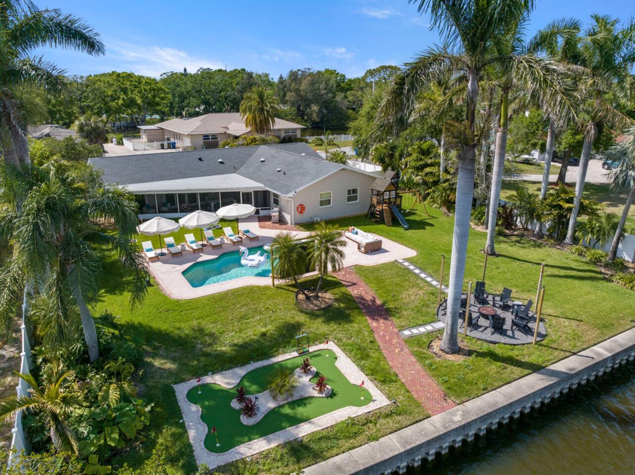 Waterfront Heated Pool + PuttPutt+Games, Sleeps 18