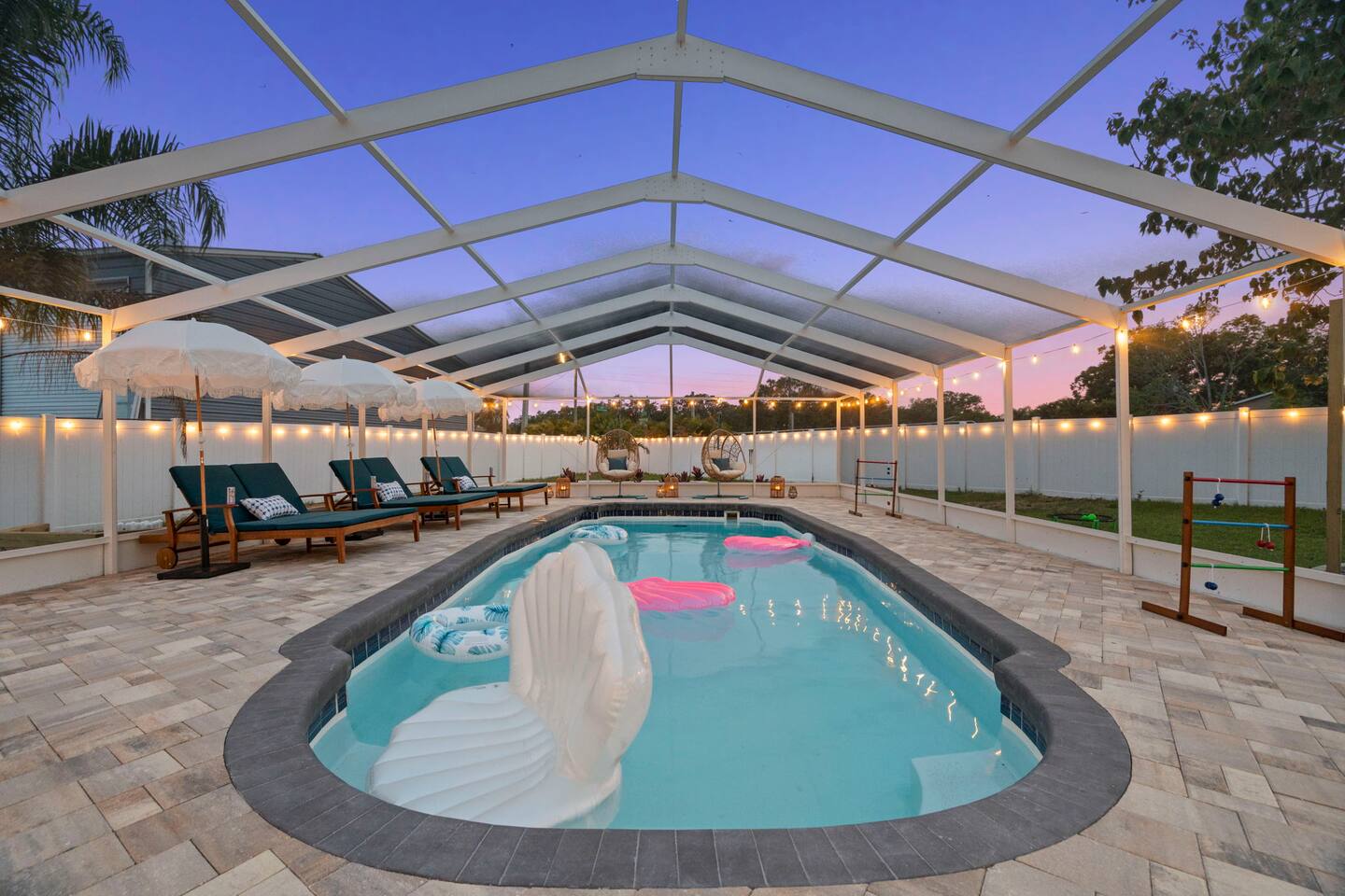 Heated Pool, Mini Golf & Games! 10 min to Beaches