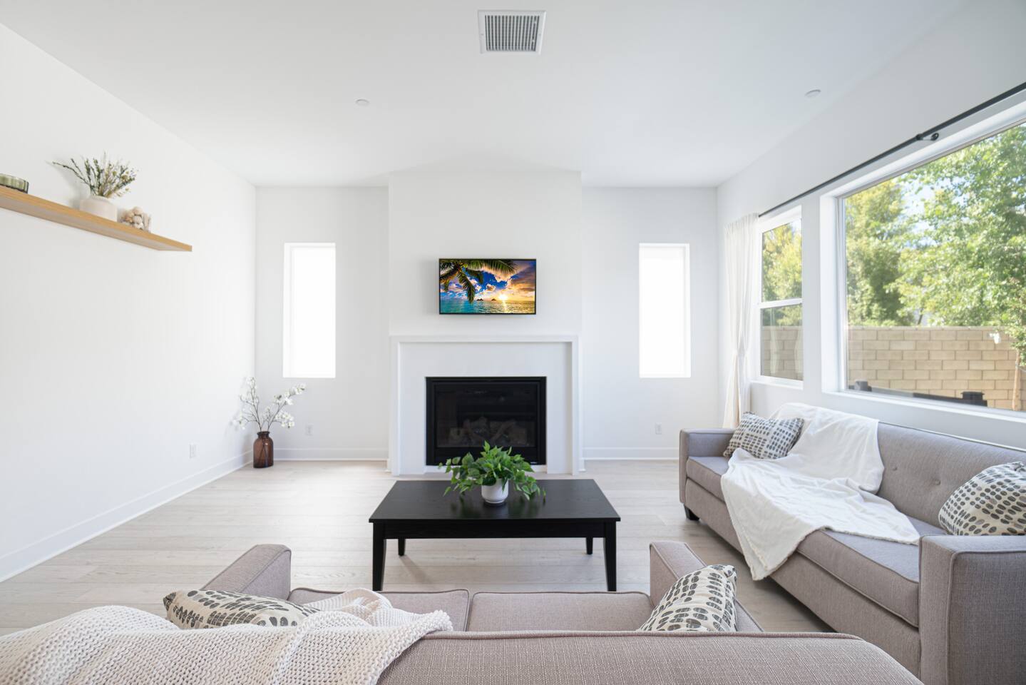 193 - Chic & Modern Stay in Santa Clarita