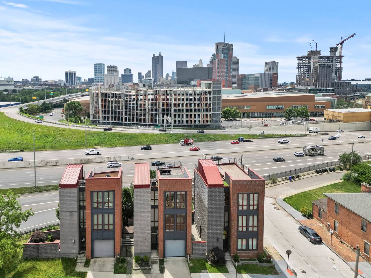 *NEW* HotTub+Rooftop Deck | Steps to Short North