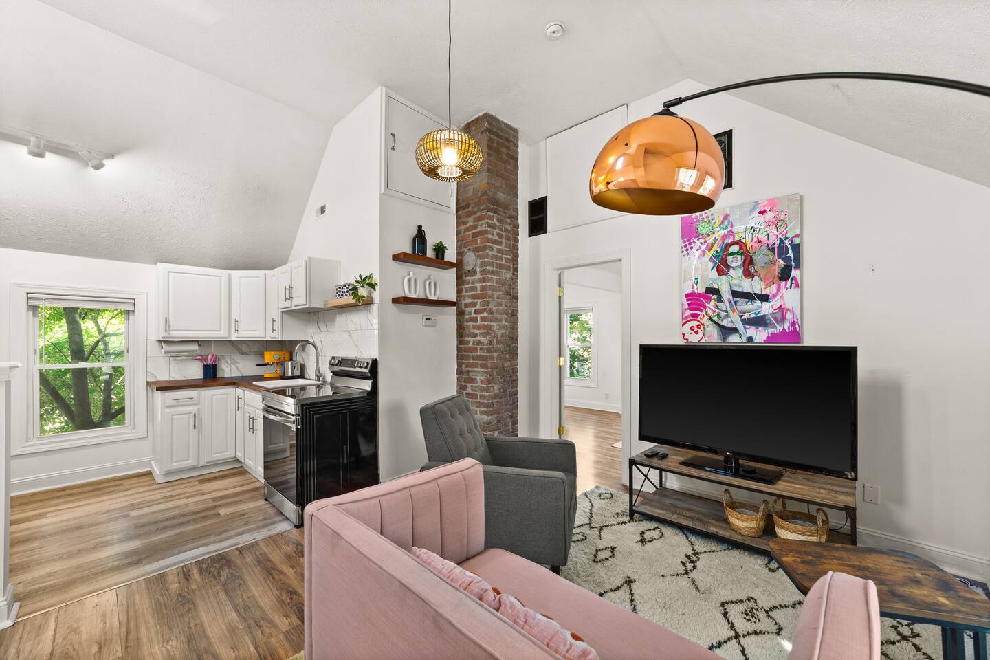 Cozy Loft Apartment in Ohio City