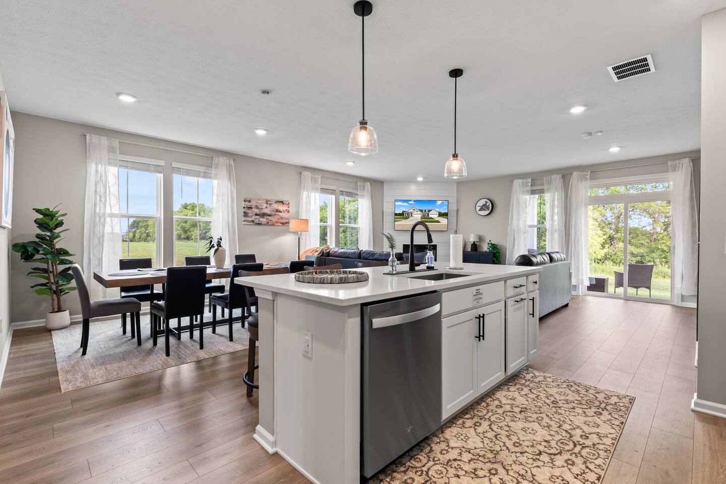 Grand Park Basecamp • 3BR • Across from Grand Park