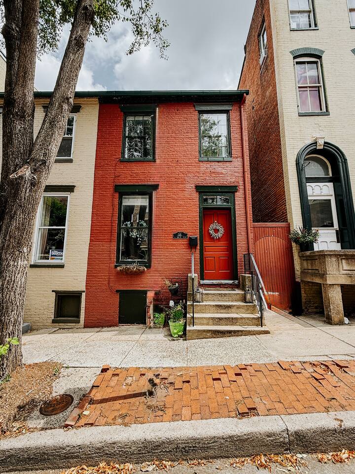 Walk to All • Historic Red Brick Retreat + Parking