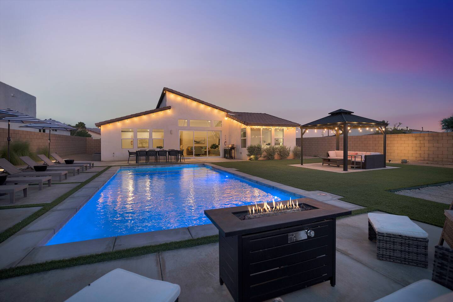 Vista Springs, Pool/8 person Spa Jr Volleyball Ct