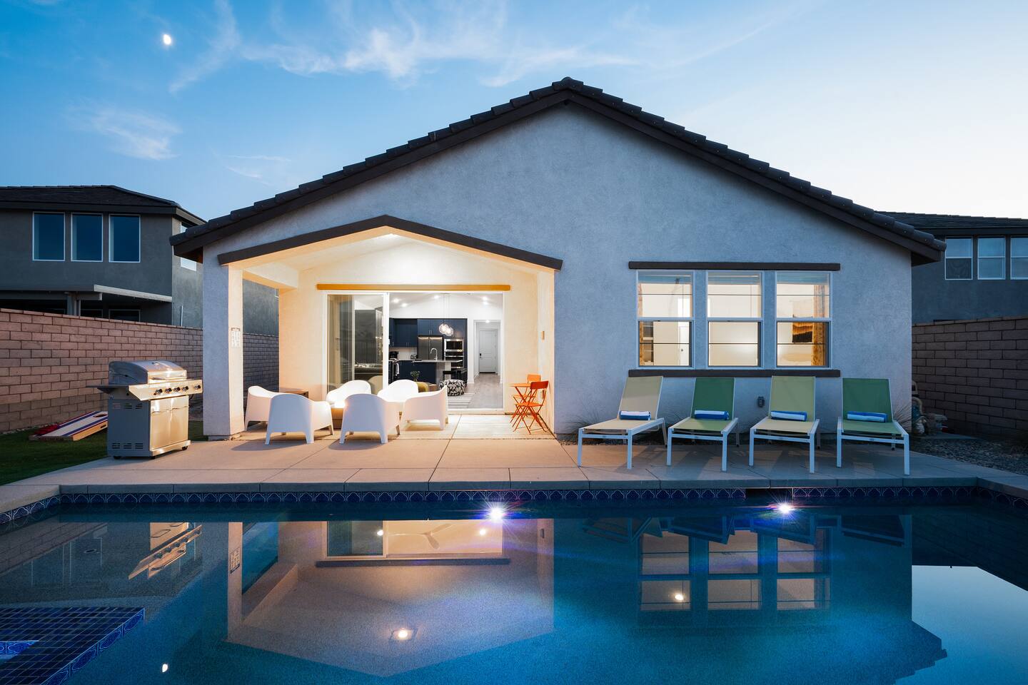 Desert Bliss New 4br, 3ba Modern design Pool/Spa