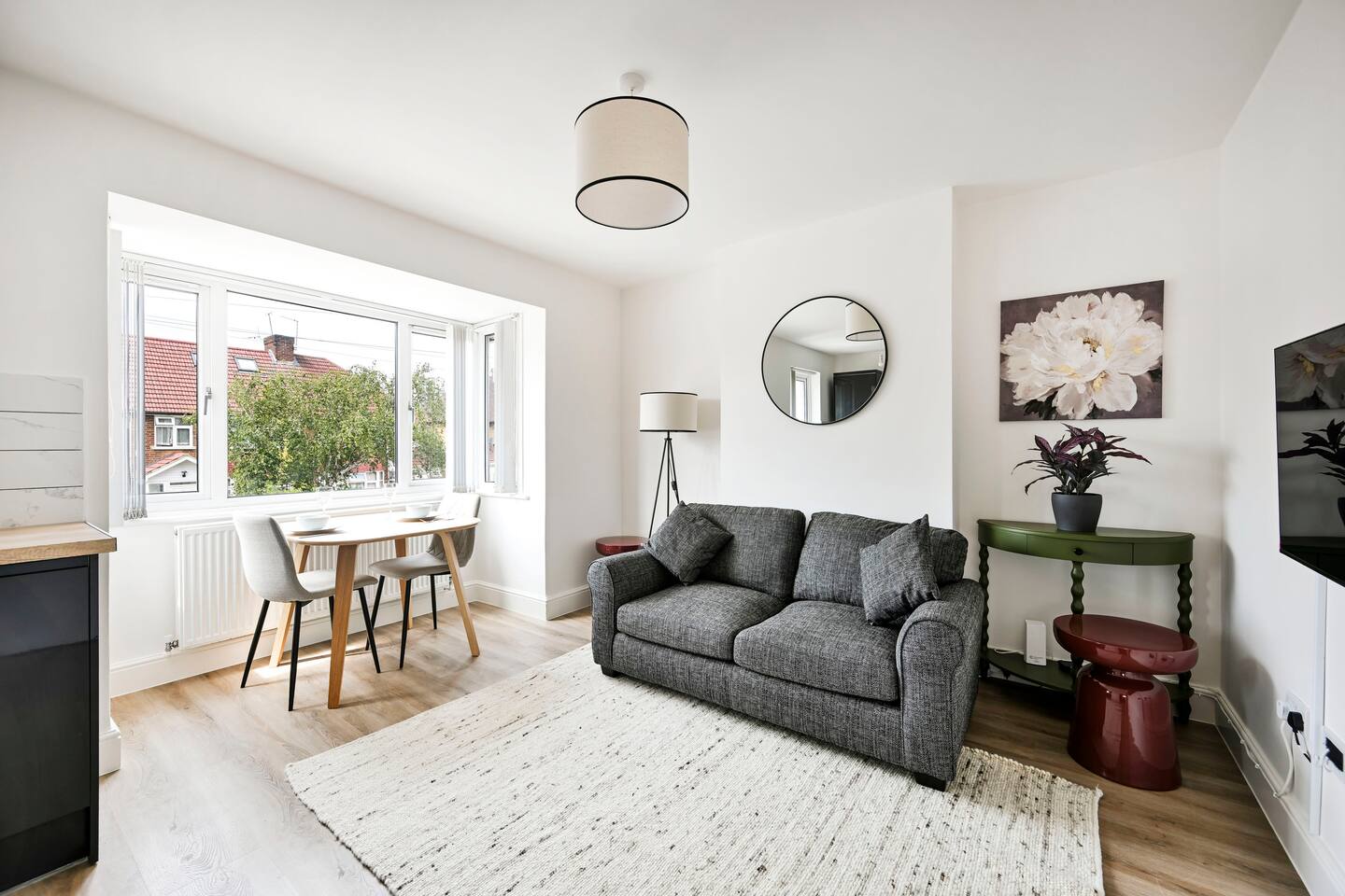 Host My Nest: 1-Bed w/ Parking Near Wembley