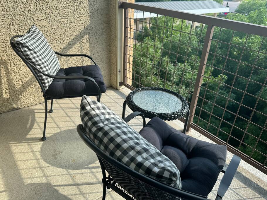 Chic 1BR Retreat w/Balcony | Frisco/Firework Views