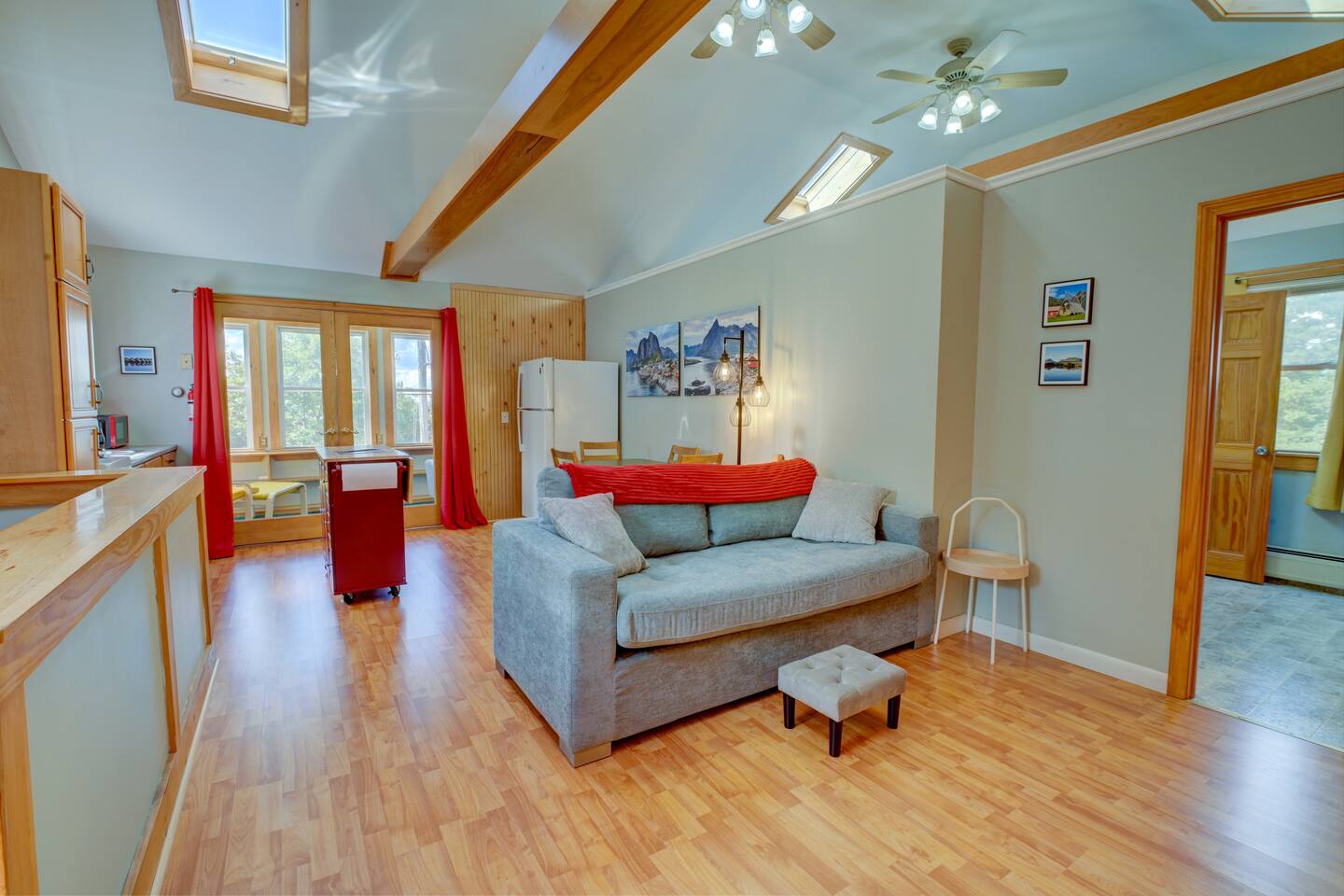 Spacious loft apartment with ocean views and porch