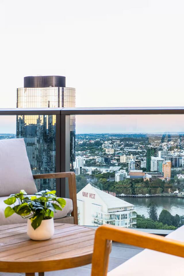 Luminair - Luxury Above the Botanic & River’s Bend - Apartment