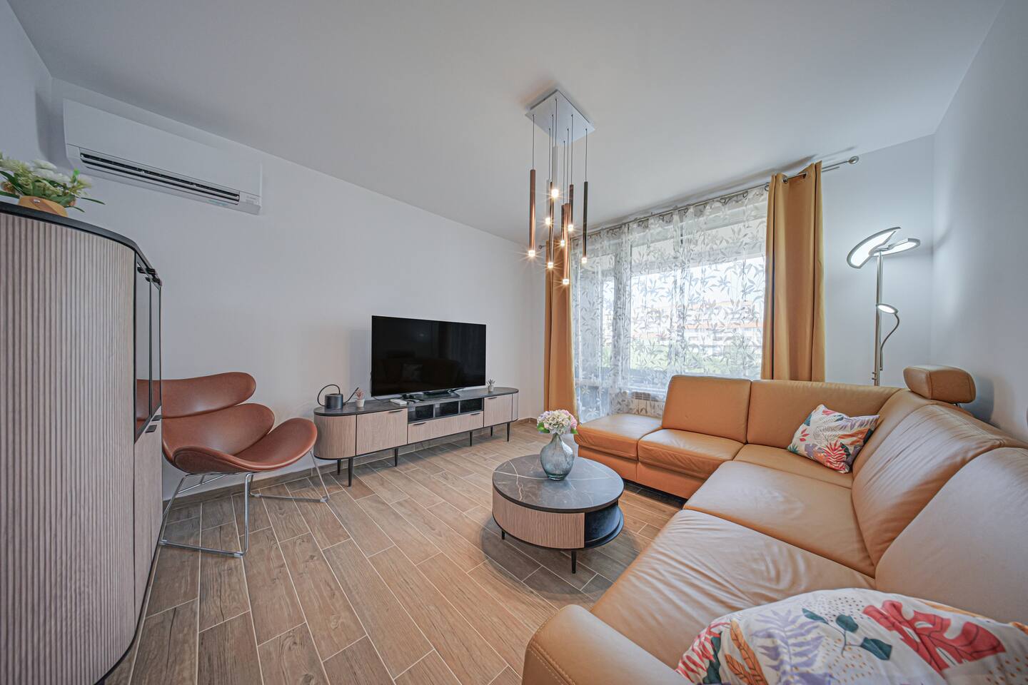 NOAR - Free parking - Metro