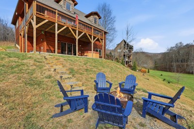 Last Minute Deals! ~Fire Pit, Hot Tub,  on Creek! photo 8