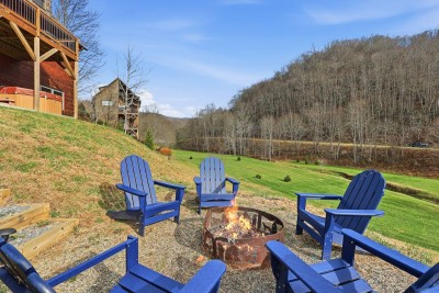 Last Minute Deals! ~Fire Pit, Hot Tub,  on Creek! photo 3