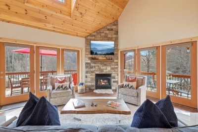 Last Minute Deals! ~Fire Pit, Hot Tub,  on Creek! photo 2