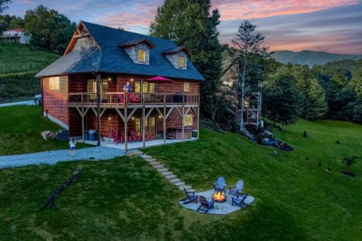 Last Minute Deals! ~Fire Pit, Hot Tub,  on Creek! photo 1