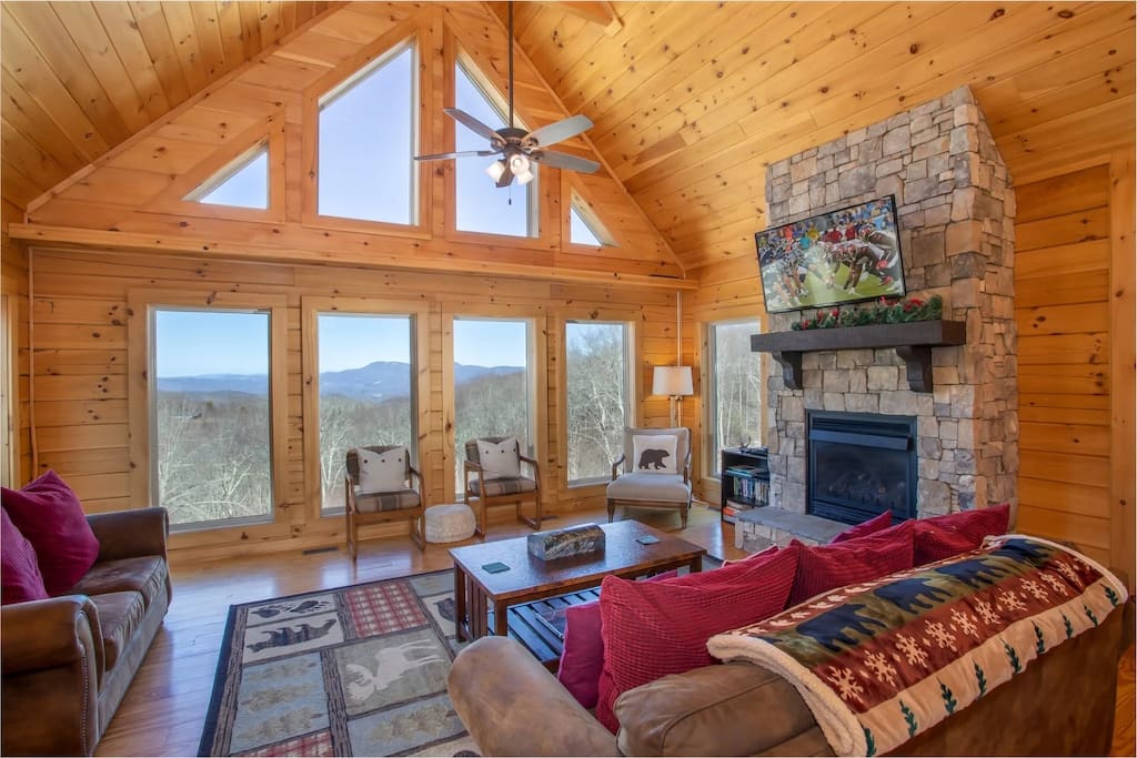 Hot tub! Fire pit Mountain Views~Buena Vista Cabin