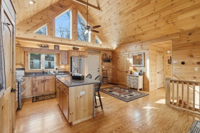 Hot tub! Fire pit Mountain Views~Buena Vista Cabin photo 10