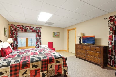 Deal on Elk Laurel -5BR Log Cabin Hot Tub~Fire Pit photo 8