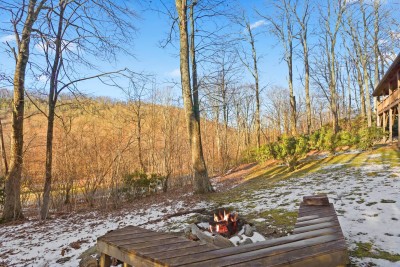 Deal on Elk Laurel -5BR Log Cabin Hot Tub~Fire Pit photo 6