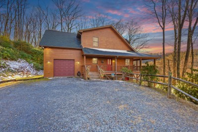 Deal on Elk Laurel -5BR Log Cabin Hot Tub~Fire Pit photo 2