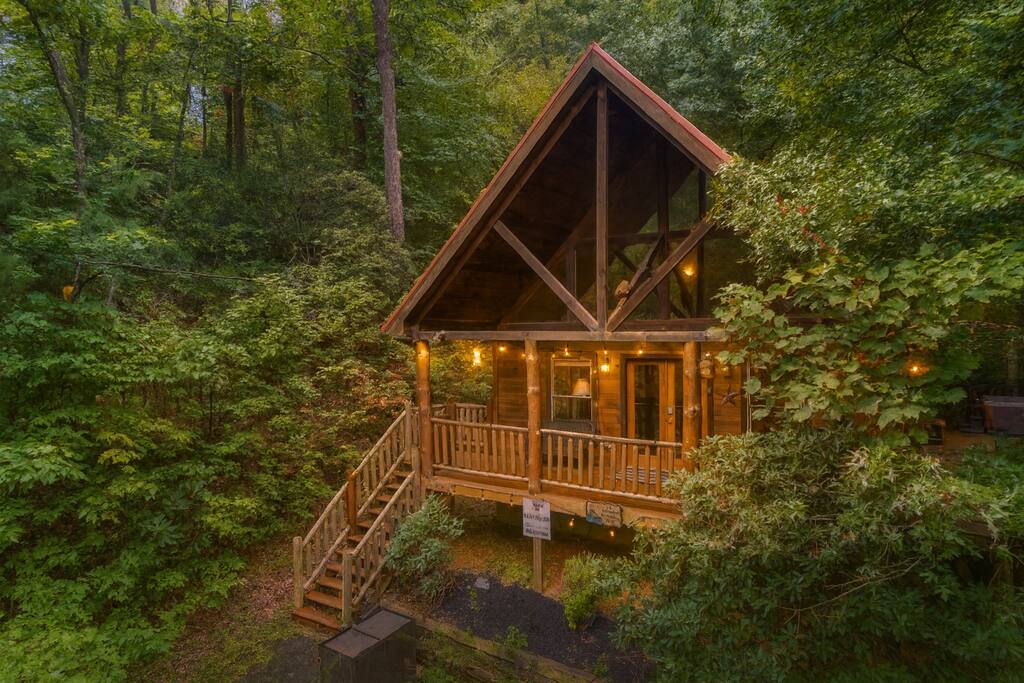 Private! Secluded | Arcade RoomI Hot Tub I FirePit
