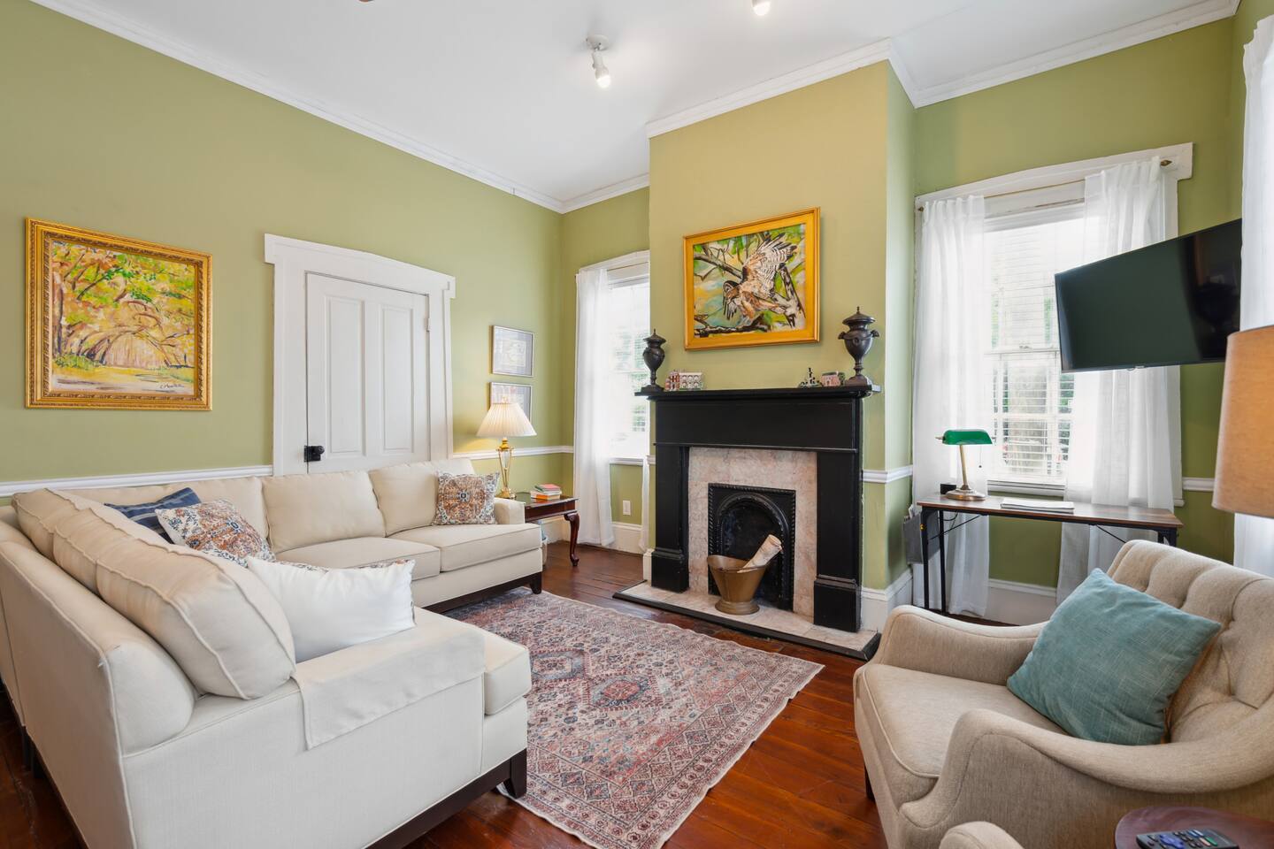 Charming Savannah Duplex | Courtyard + Parking