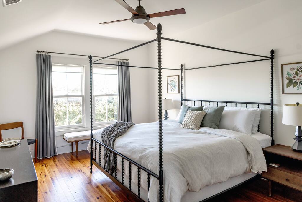 2 King Bedrooms/Luxury/Walkable/Crawford Square