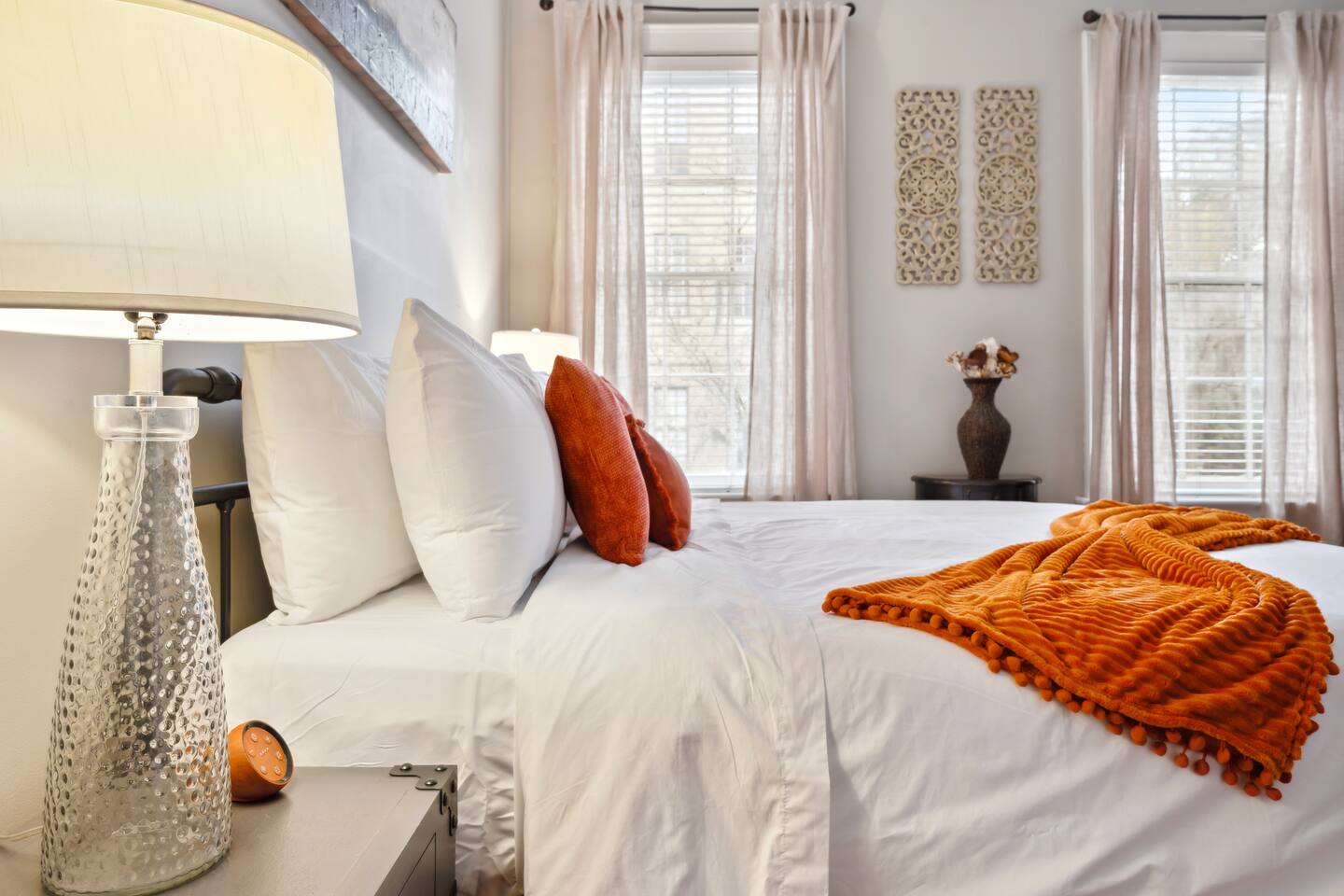 No Car Needed+King Bed+Balcony - Abercorn and York