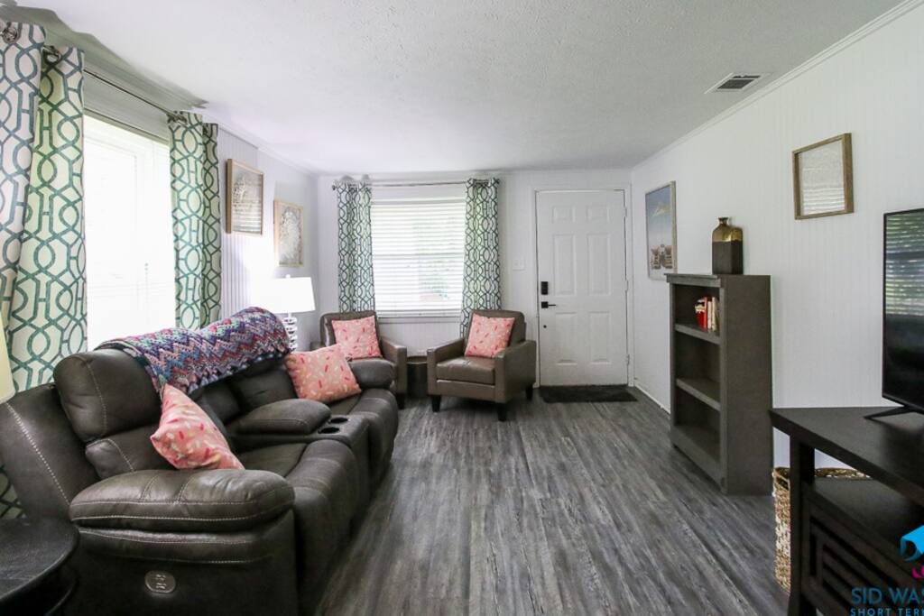 Cake*Pets+Fenced Yard*High Speed Internet*Pooler