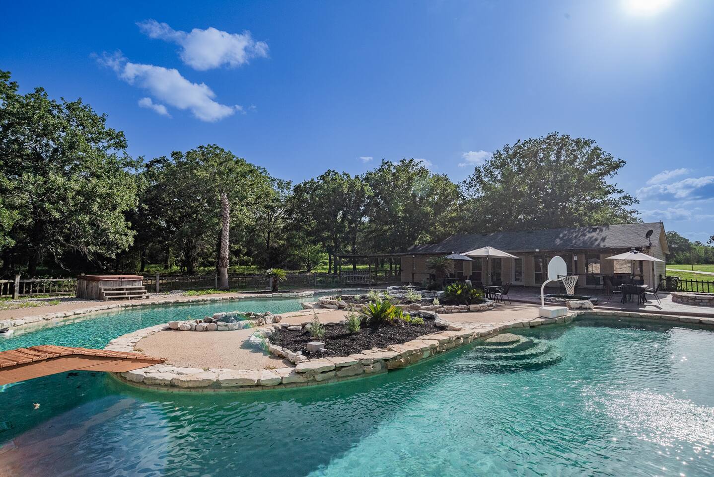 Ranch | 4 Homes | Pool | Sleeps 40 - Holiday Home