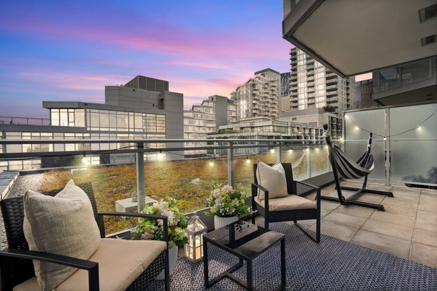 Luxury Waterfront Suite with City Views and AC