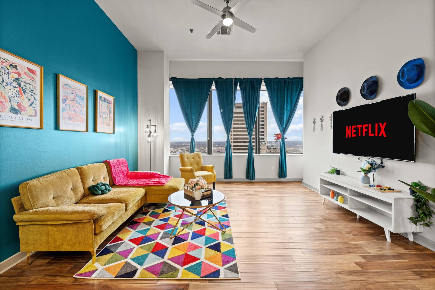 Apt W/Parking|Pool|Gym|Projector|Desk|Gym|Cityview