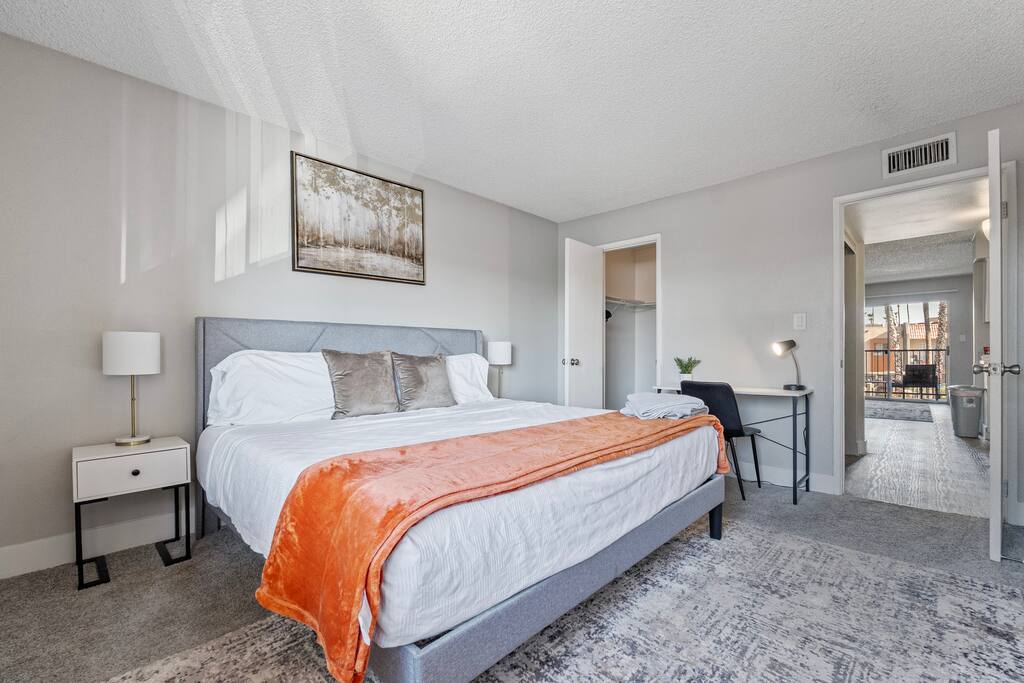 2BR | Pool |Gym | 1 Mi To Banner Hospital