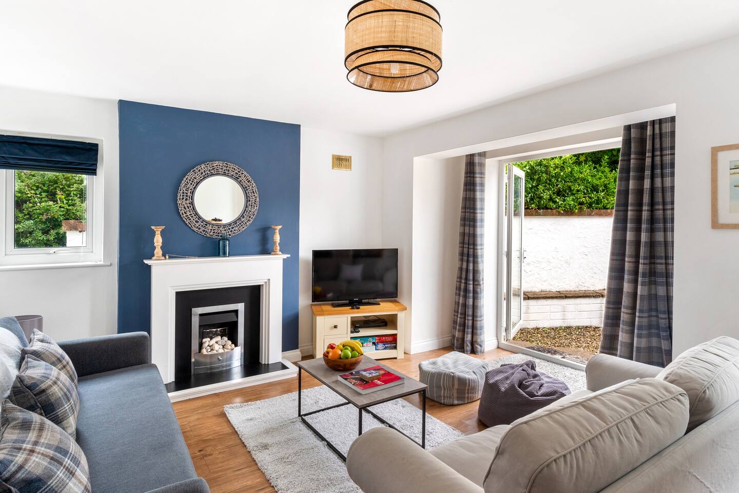 Peaceful house 10 min walk to beach & parking