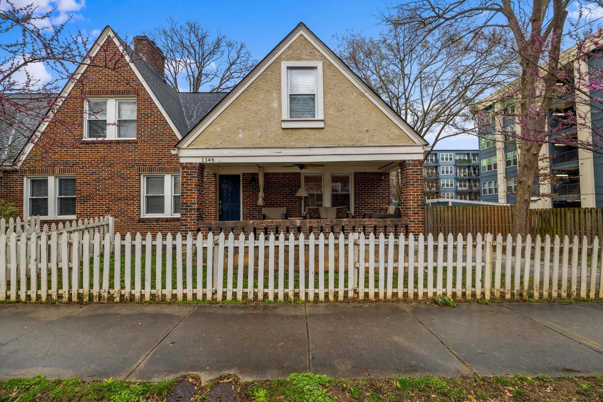 Cozy Home w/ KING bed+Fireplace+Wi-Fi+Washer&Dryer
